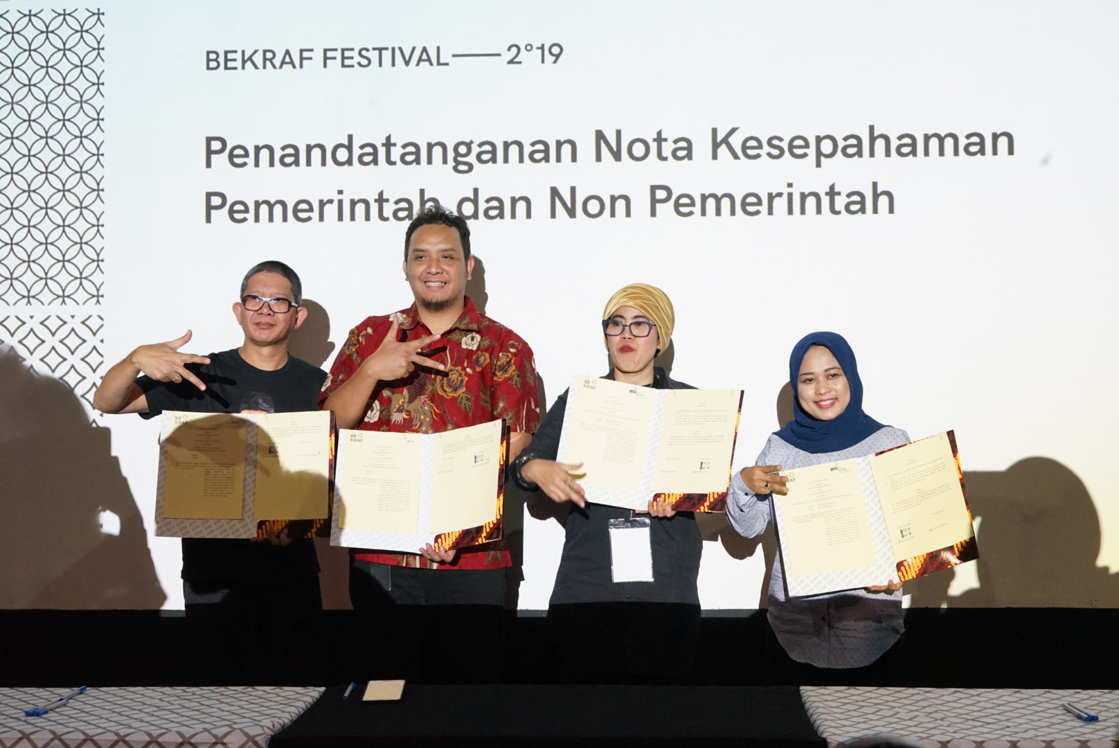 Perkuat Pengembangan Ekonomi Kreatif, Pemkab Taput Teken MoU Bersama Bekraf 